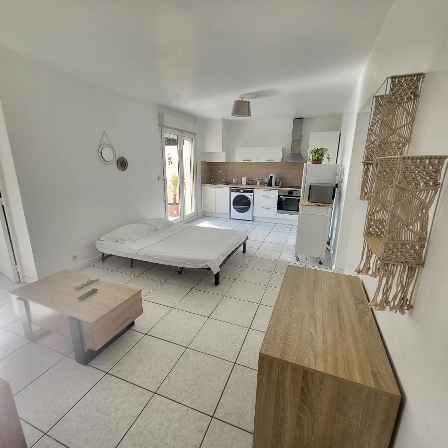 Bel Appartement Avec Jardin De 30M2 , Climatise Avec Parking Et Arrivee Autonome Cabestany Esterno foto